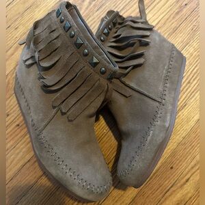 Studded suede fringe booties!